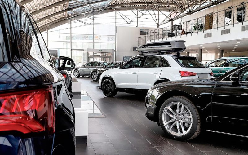 
            Продажи новых автомобилей в России выросли на 70%
        