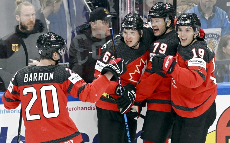 Сборная Канады победила на отобранном у России чемпионате мира по хоккею