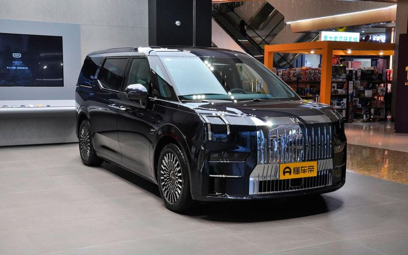 
            В России появились китайские электрические минивэны Zeekr 009
        