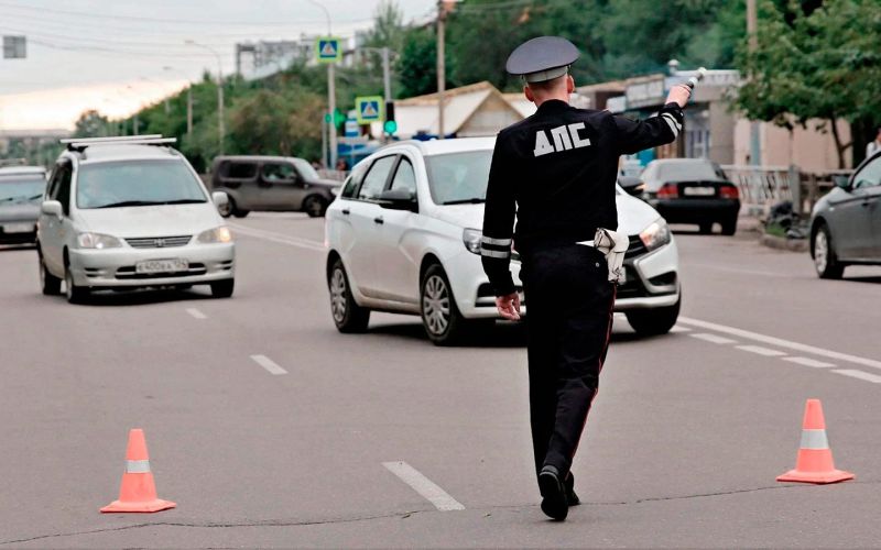 
            ГИБДД пообещала водителям «сплошные отработки». Что это значит
        