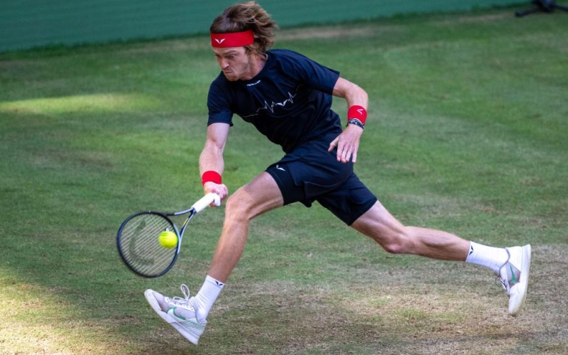 Рублев сыграет с обидчиком Медведева в полуфинале турнира в Германии