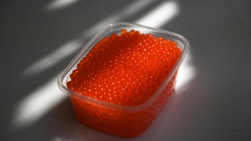 Следующей весной в России может начаться обязательная маркировка икры