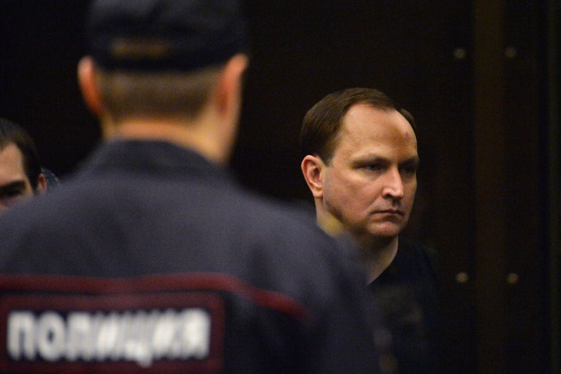 Сначала снизили срок на 10 лет, а затем отпустили. Экс-генерал МВД Сугробов вышел на свободу 