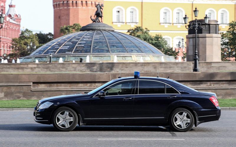 
            У чиновников опять решили отобрать иномарки. Почему это не выходит 26 лет
        