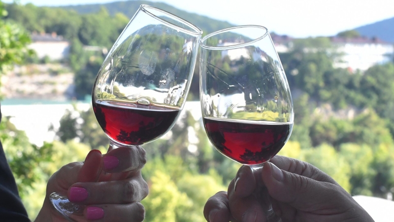 В Сочи открылся Черноморский форум виноделия