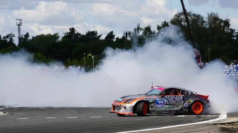 
            Дрифт - это красиво. Посмотрите на эти фото с этапа RDS GP 2003
        