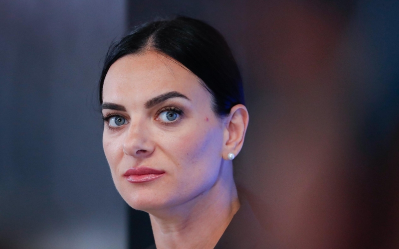 Исинбаева написала о зависти после публикации ее фотографий в Испании