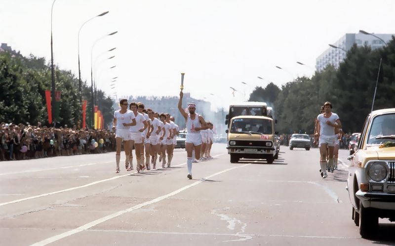 
            Олимпийский автопарк. На чем ездили по Москве летом 1980-го
        