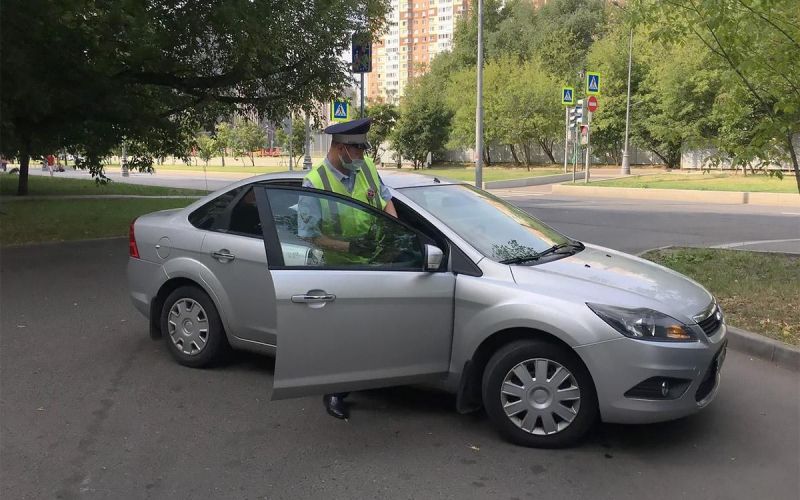 
            С 11 июля скрытые патрули обязали записывать нарушителей на камеру
        