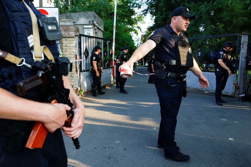 «Сам себя подорвал». Что известно о взрыве в Шевченковском суде Киева 