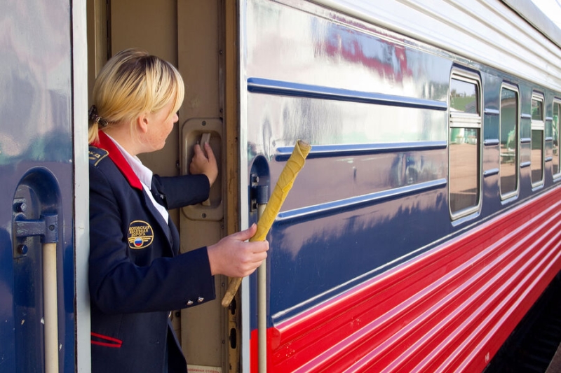 Измена в туалете и любовь в вагоне с дембелями. 4 забавных истории проводников 