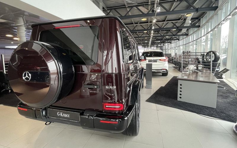 
            Mercedes-Benz отключил российских дилеров от своего ПО
        