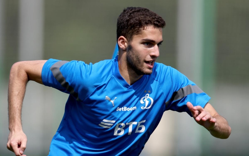 В «Динамо» сообщили, что Захарян улетит в Испанию на медосмотр