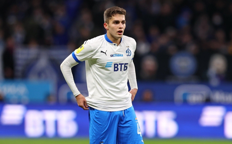 Захарян уехал в Европу. Главное о лучшем молодом игроке России