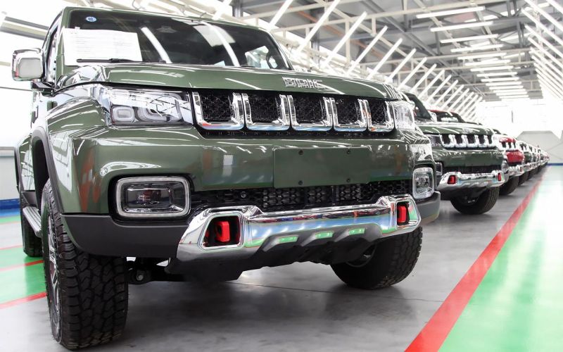 
            Автомобили начали возить даже из Канады. Что можно купить в сентябре
        