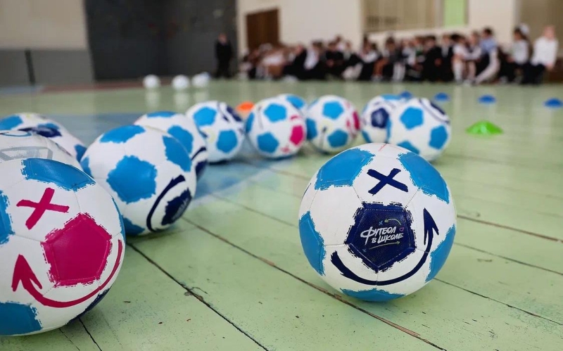 Более 1 млн детей примут участие в «Футболе в школе» в новом учебном году