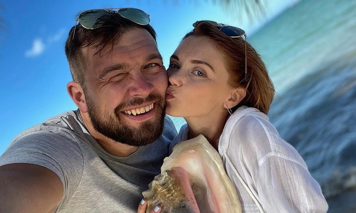 Кузьмина улетела за гражданством в Аргентину