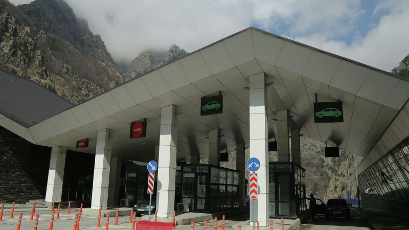 В Грузии вступает в силу запрет на реэкспорт в Россию автомобилей из ЕС