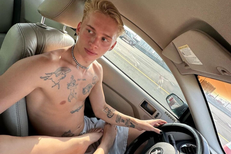 «Вот блин»: тиктокер Милохин улетел из России после просьбы Мизулиной забрать его в армию 