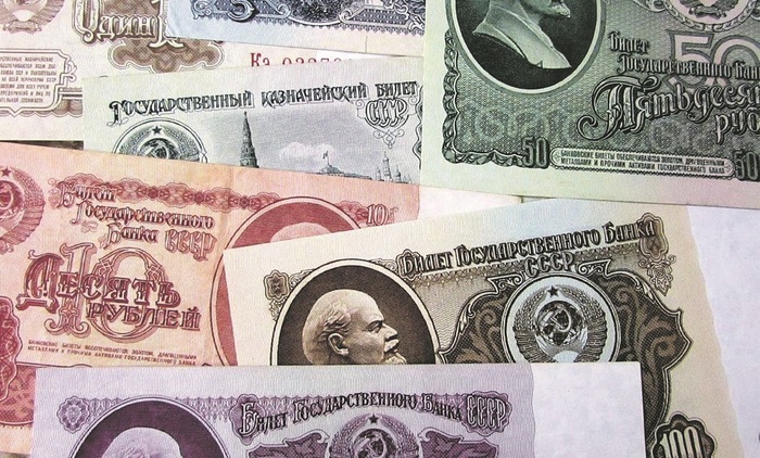 Звезды и деньги: «черный» нал в сумках «На-на» и опасные махинации Софии Ротару