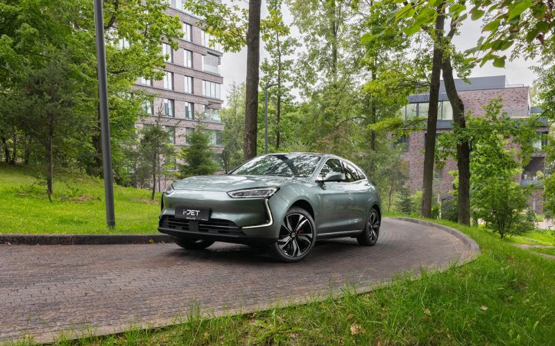 Evolute начал прием заказов на кроссовер i-Jet в России