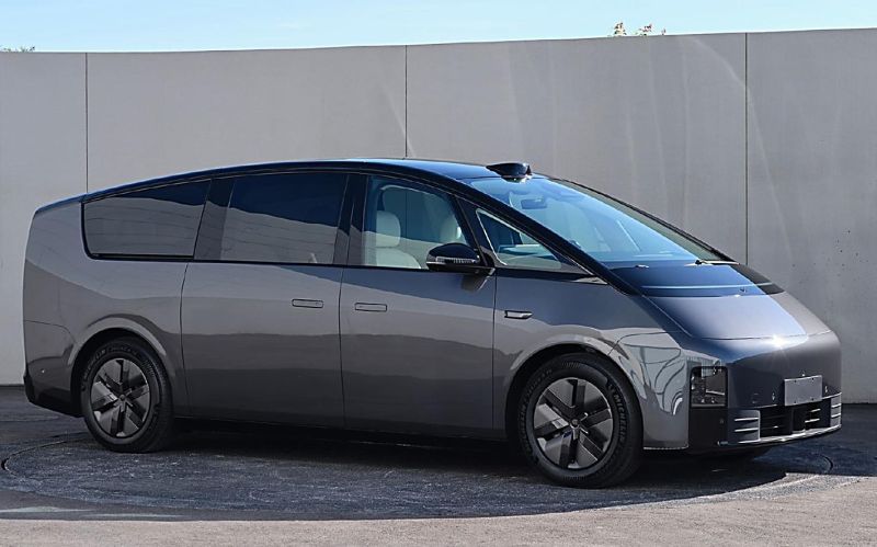 
            Китайский Li Auto показал футуристичный минивэн Mega
        