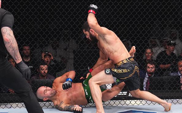 Махачев назвал Волкановски «настоящим чемпионом» после победы в UFC