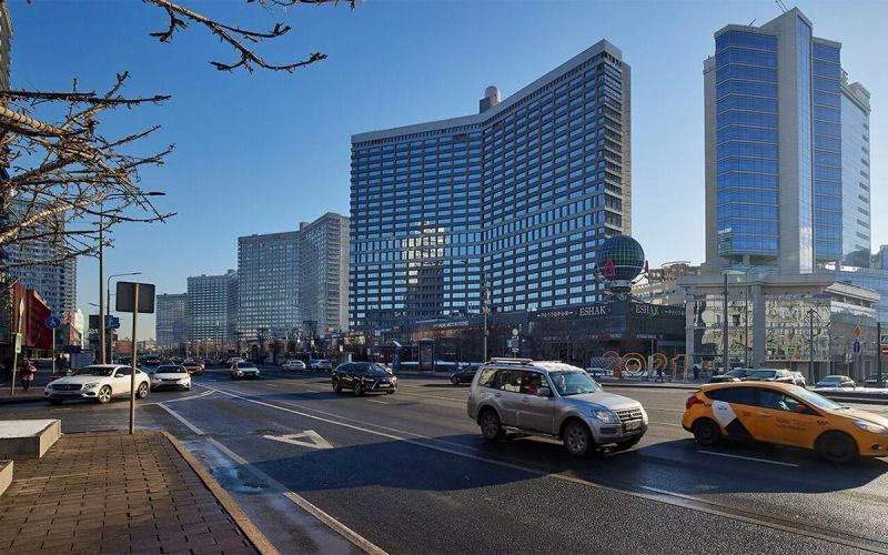 
            Москвичей попросили не садиться за руль из-за первой гололедицы
        