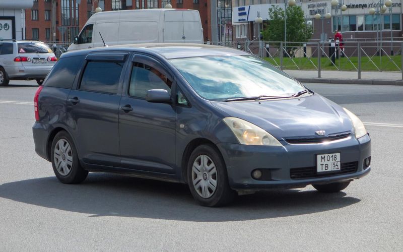 
            В ГИБДД разрешили квадратные номера спереди. Что это значит
        