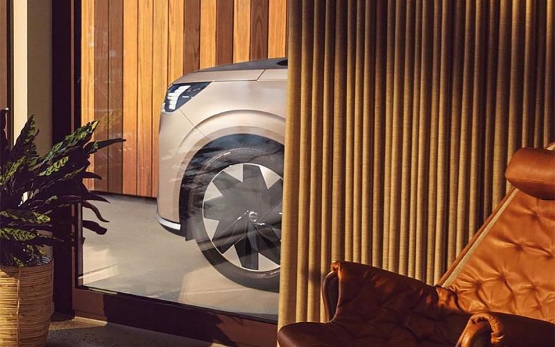 
            Volvo опубликовала новые изображения первого минивэна EM90
        