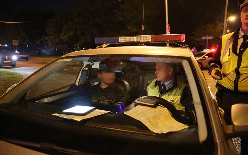 
            Что будет, если не подписать протокол ГИБДД. Юристы все объяснили
        