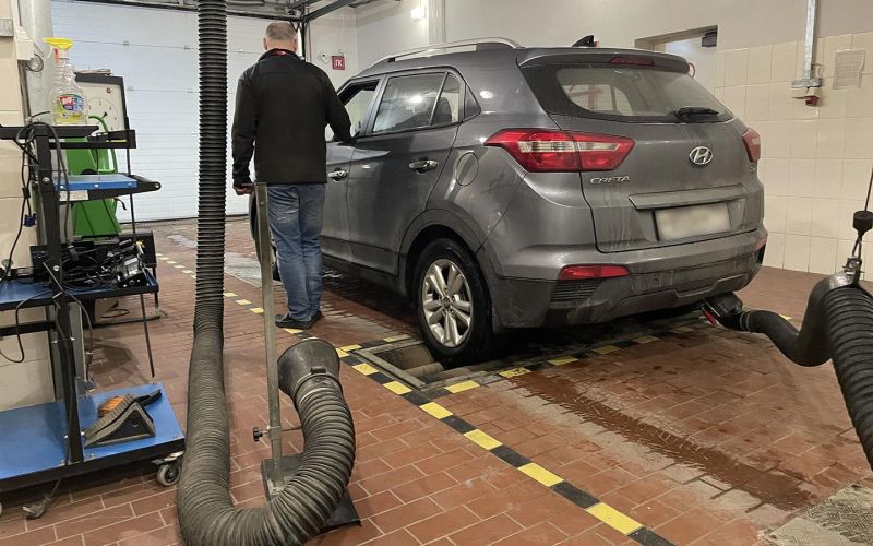 «Я не видел, но лампочку поменяйте». Как пройти техосмотр: личный опыт