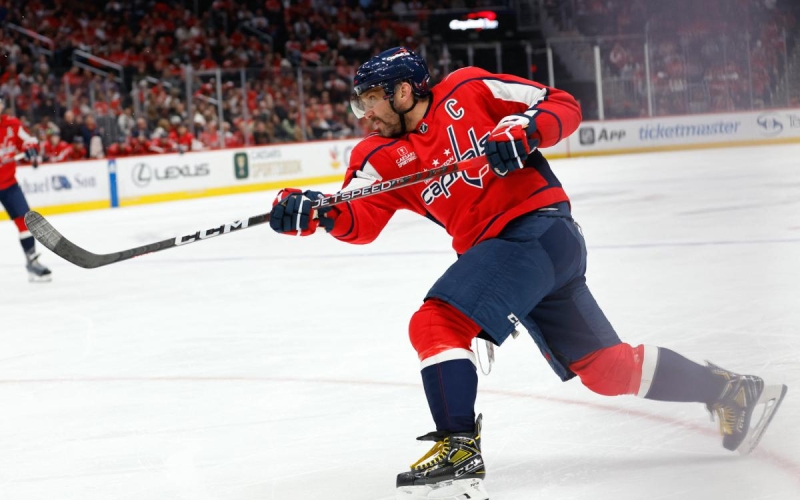 Латвийский вратарь назвал Овечкина величайшим игроком в мире