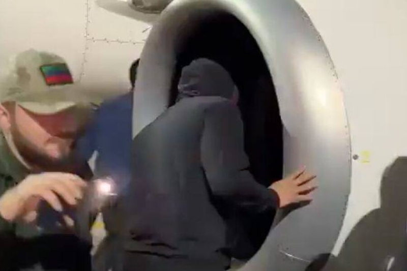 «Над Дагестаном смеется весь мир»: Меликов высказался о поиске евреев в турбине самолета 