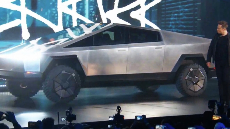 Автодилеры готовы ввозить Cybertruck Илона Маска в Россию, если будет спрос