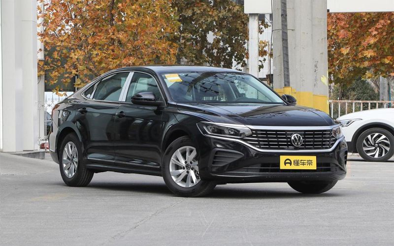 
            Дилеры возобновили продажи Volkswagen Passat. Однако есть нюансы
        