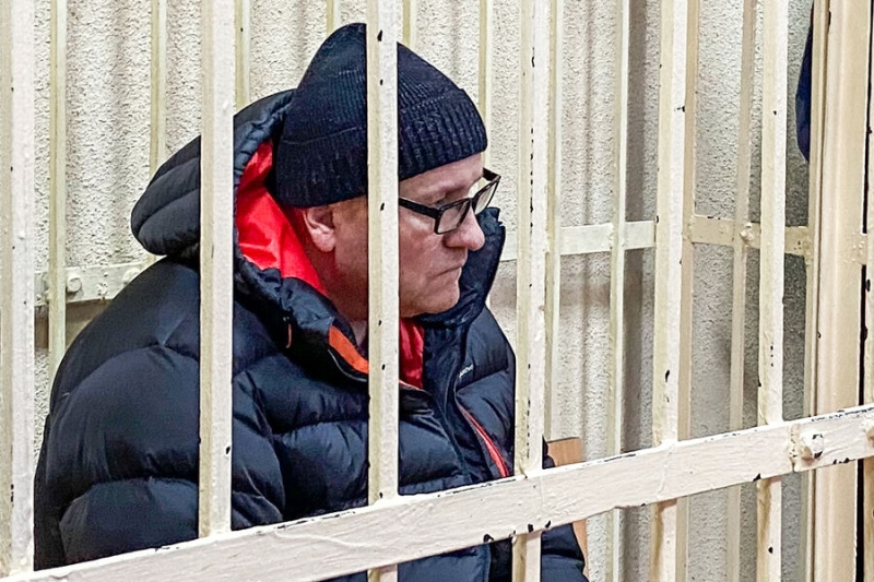 Суд смягчил меру пресечения отцу девочки, стрелявшей в брянской школе 