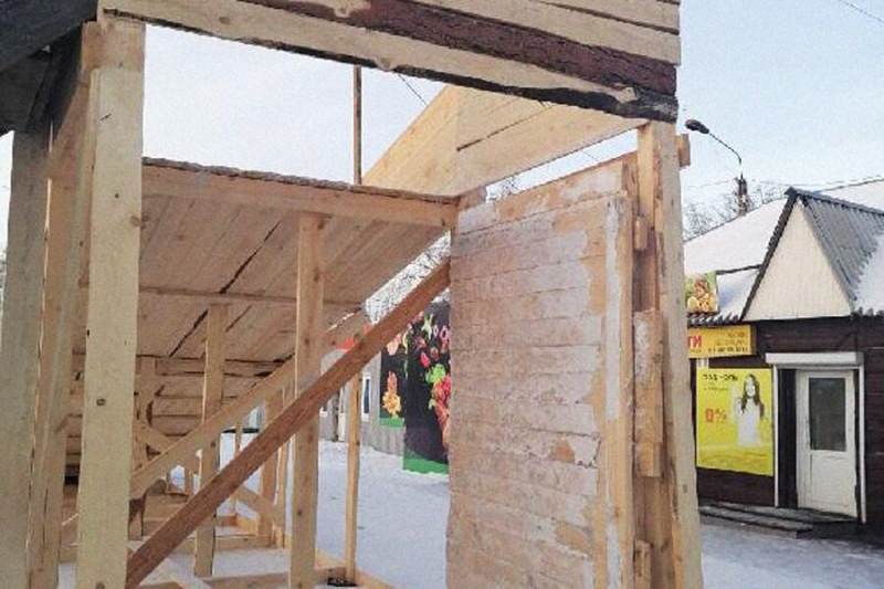 В Хакасии при обрушении горки пострадали восемь детей 