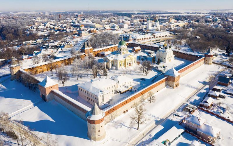 
            6 классных маршрутов для автомобилистов на праздники. Куда поехать
        