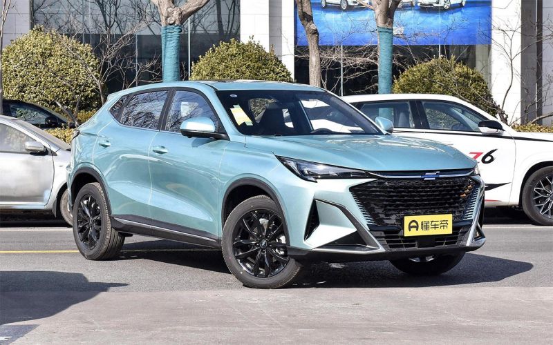 Дилеры раскрыли главные автоновинки из Китая для России на 2024 год