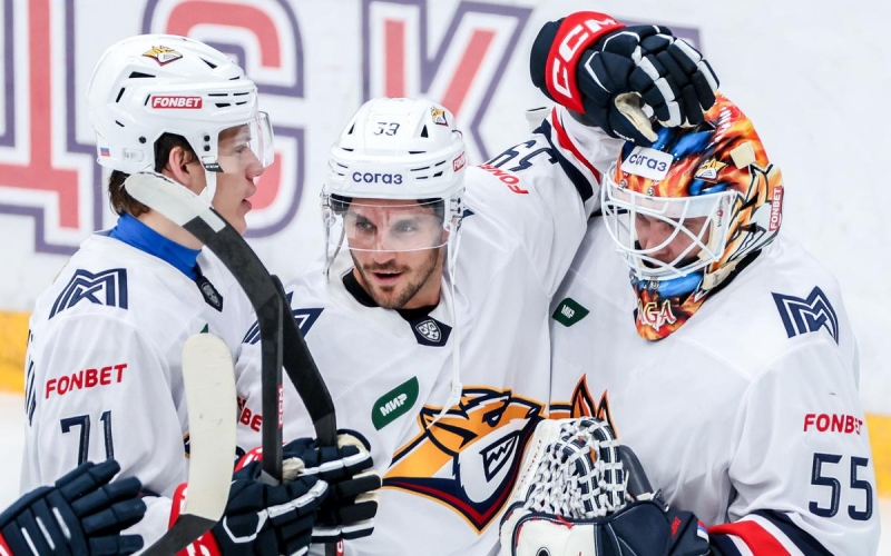 «Металлург» обыграл «Локомотив» в матче лидеров КХЛ