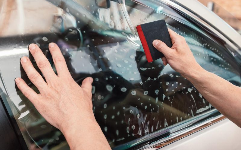 
            В Госдуме предложили не штрафовать за прозрачную пленку на фарах
        