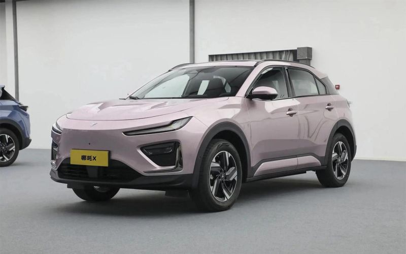 
            В России в 2024-м запустят продажи китайских автомобилей Hozon
        