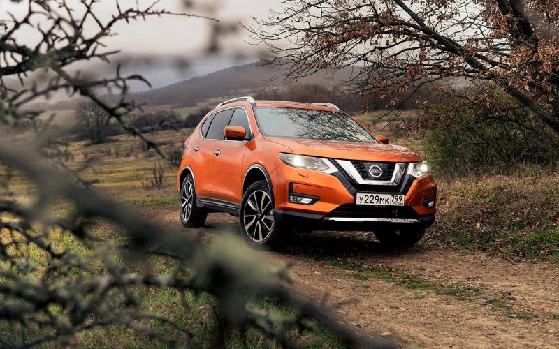 
            В России в продажу поступили дособранные кроссоверы Nissan X-Trail
        