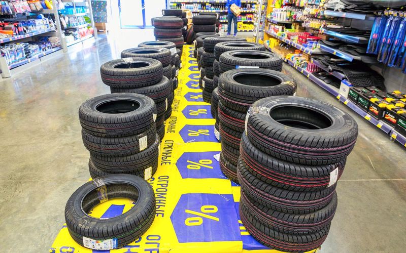 Средняя стоимость шин для легковой машины в России уменьшилась
