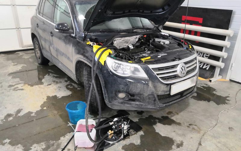 Чем лучше промыть радиатор печки автомобиля в домашних условиях