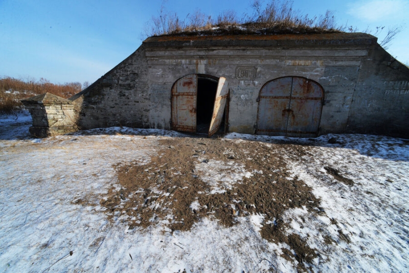 СК завел уголовное дело из-за надписи на батарее во Владивостокской крепости 