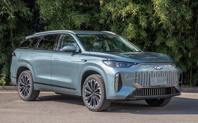 
            В Сети рассекретили большой кроссовер Chery Fulwin T10. Первые фото
        