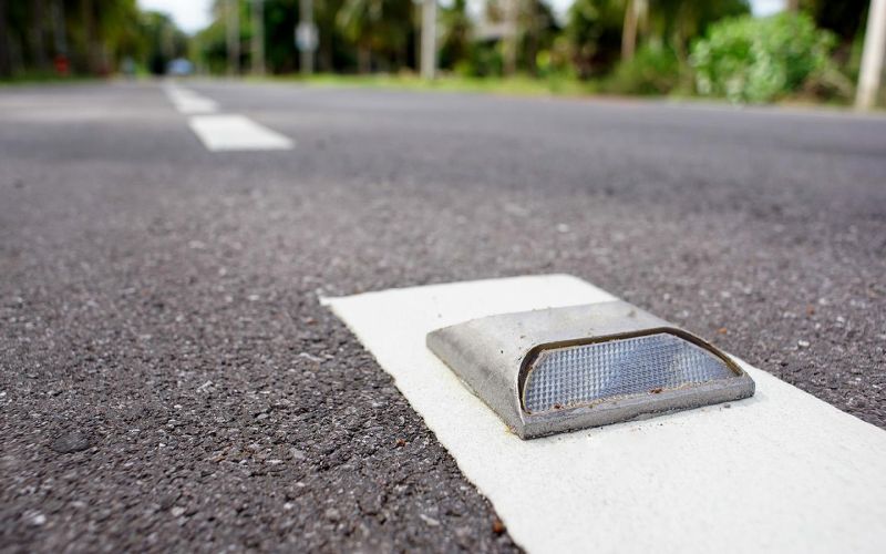 
            На дорогах Подмосковья в этом году установят около 2 тыс. катафотов
        