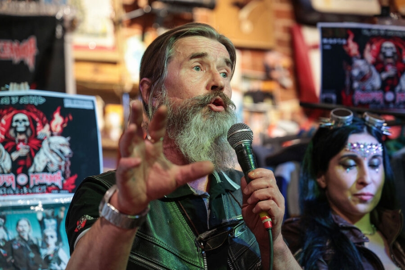 Троицкий сообщил, что группа «Коррозия металла» приостанавливает свою деятельность